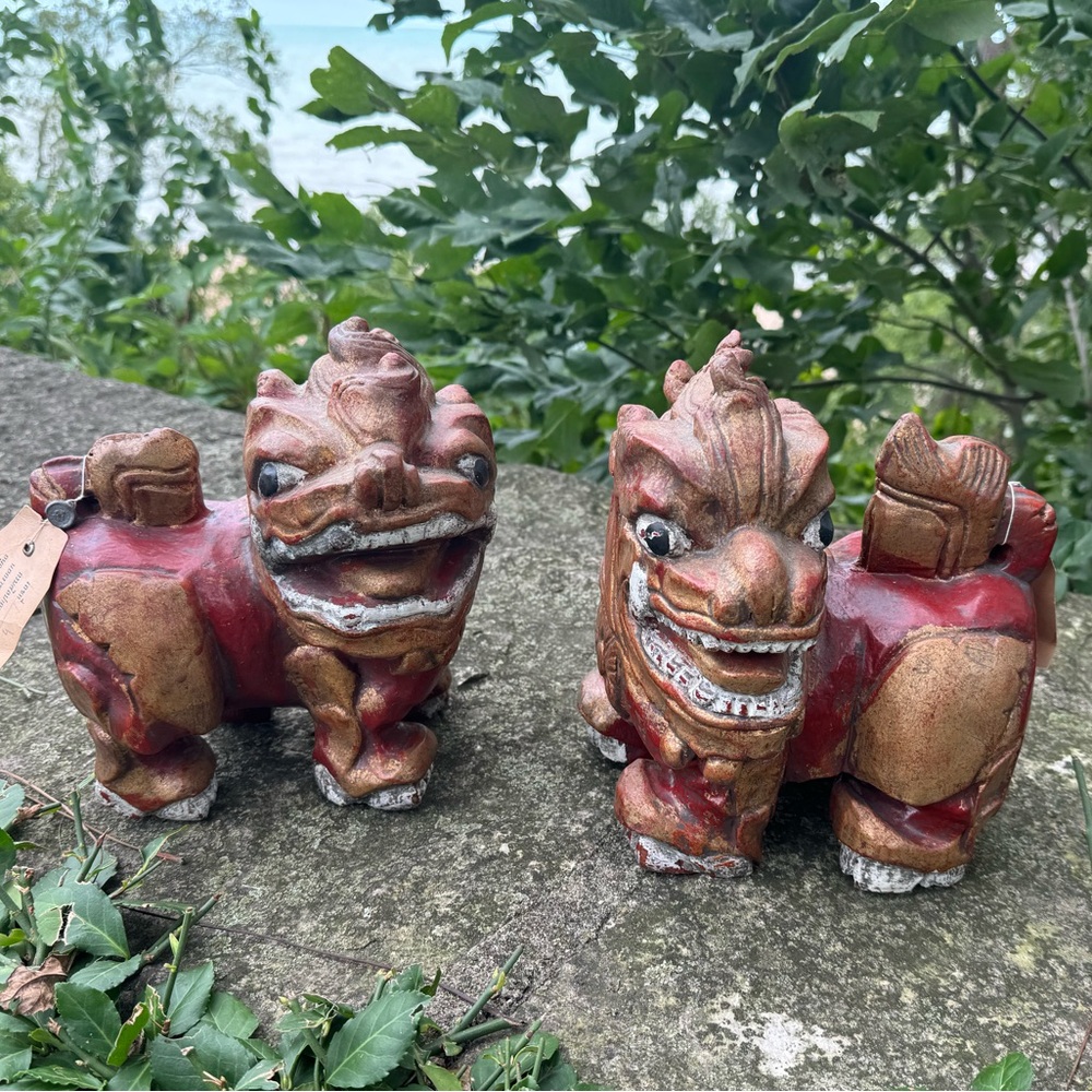 2 Vintage Carved Wood Thai Guardian Foo Dog Statues - Picture 1 of 16
